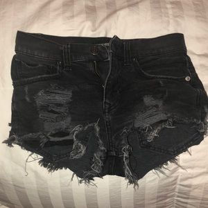 black distress jean shorts